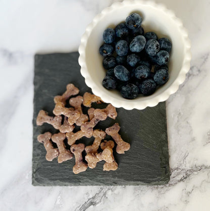 Hundeleckerli mit Blaubeer-Rindfleischbissen | Glutenfrei